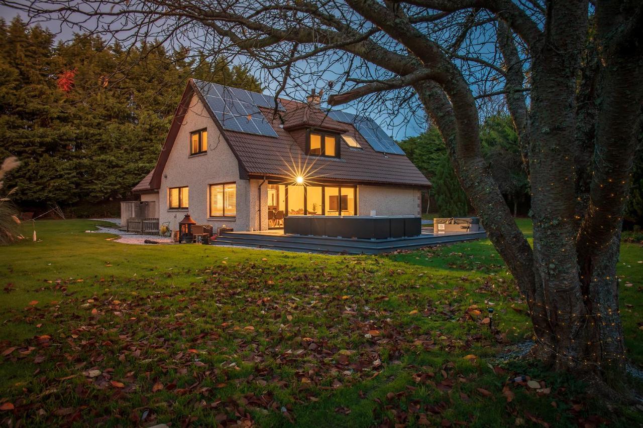 Opulent, Relaxing Home With Hot Tub Fochabers Dış mekan fotoğraf